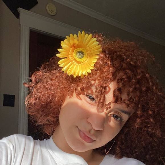 Meet your Posher, Anyeli - Picture 1 of 1